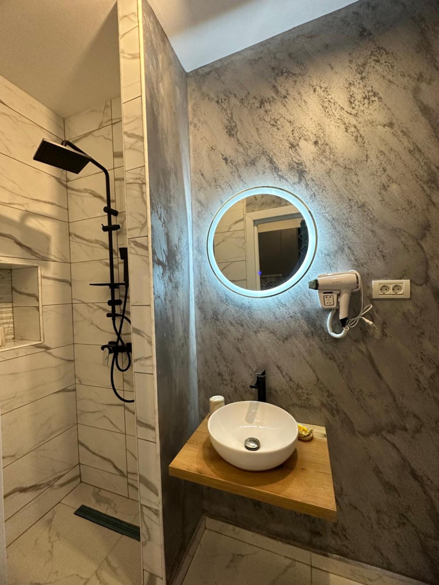 Stay Inn Central Brasov Apartments Bagian luar foto