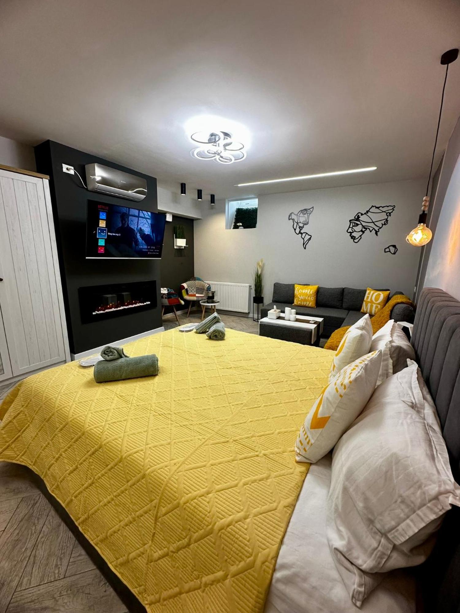 Stay Inn Central Brasov Apartments Bagian luar foto
