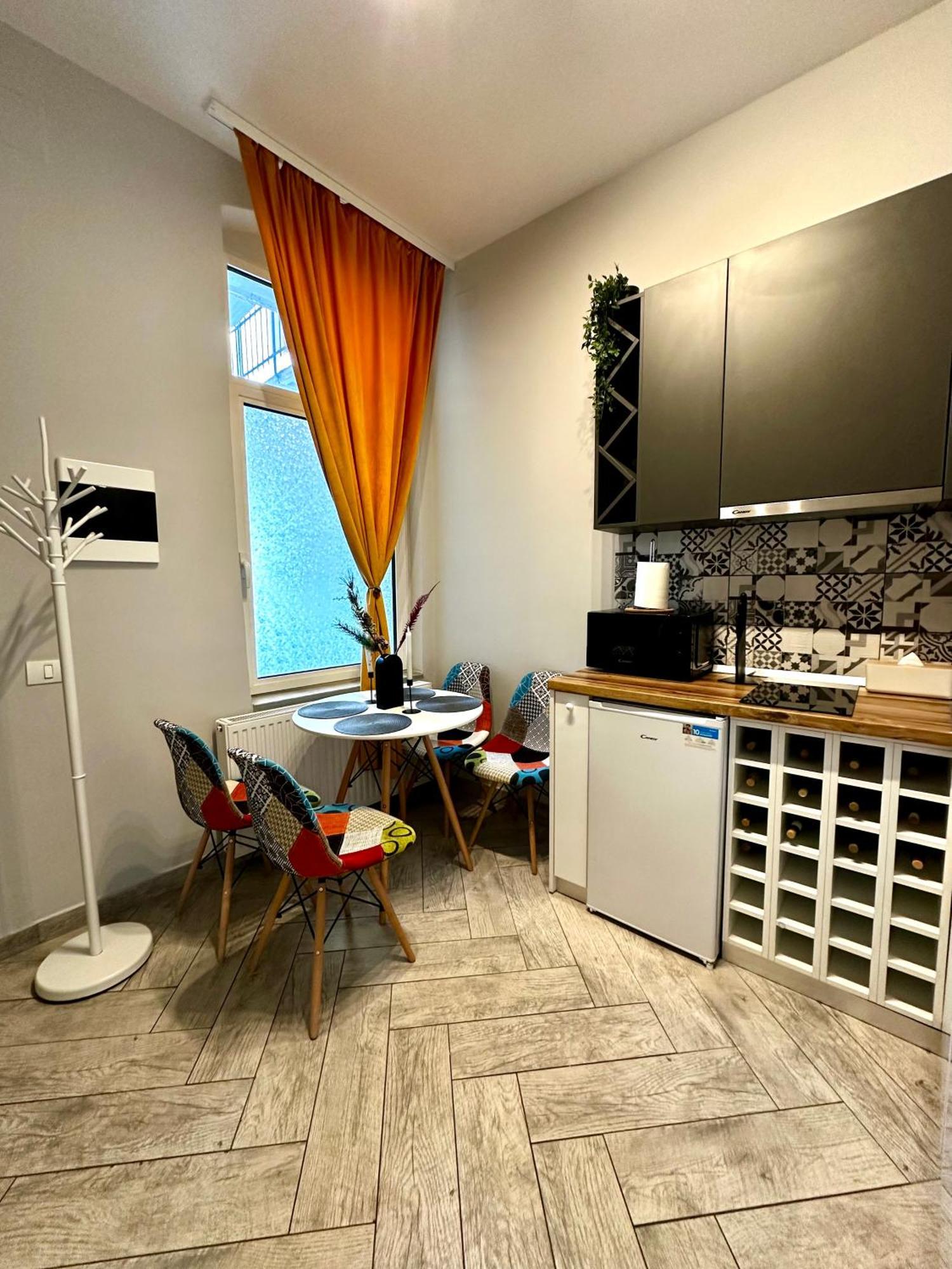 Stay Inn Central Brasov Apartments Bagian luar foto