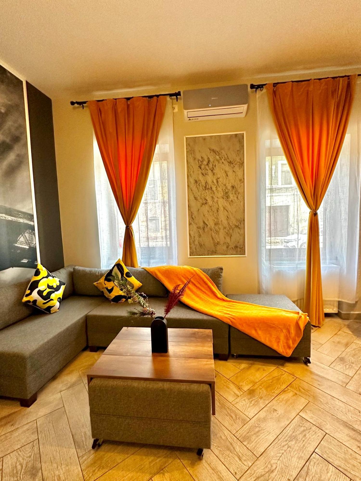 Stay Inn Central Brasov Apartments Bagian luar foto
